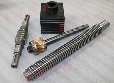 <strong>絲杆升（shēng）降機</strong>自鎖原理