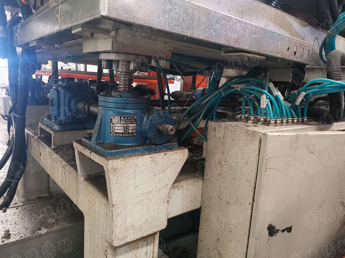 <strong>蝸輪絲杆升降機</strong>聯（lián）動